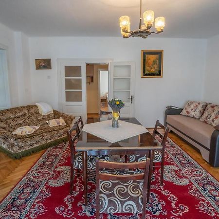 Doi Bujori Apartman Gyulafehérvár Kültér fotó