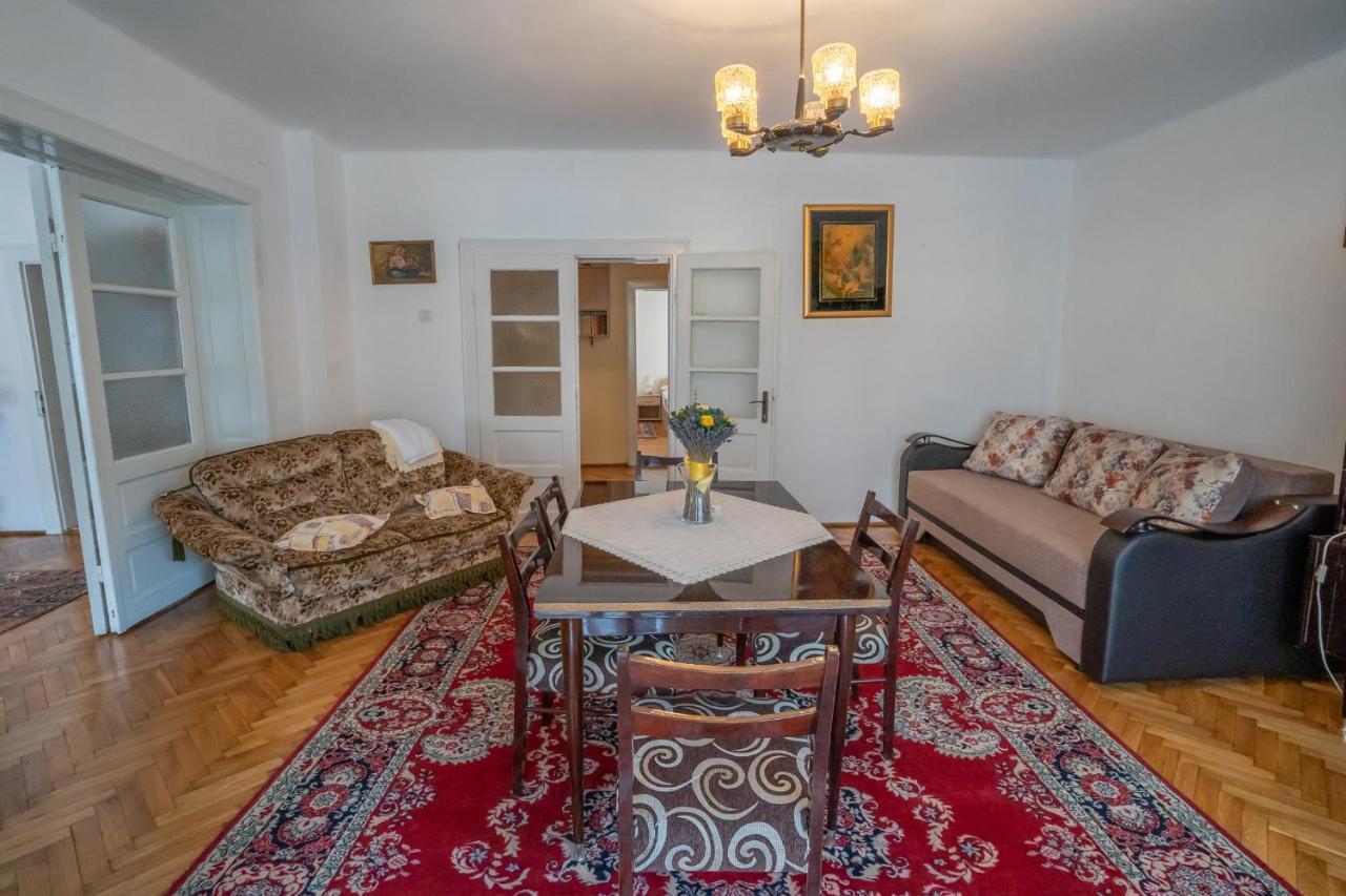Doi Bujori Apartman Gyulafehérvár Kültér fotó
