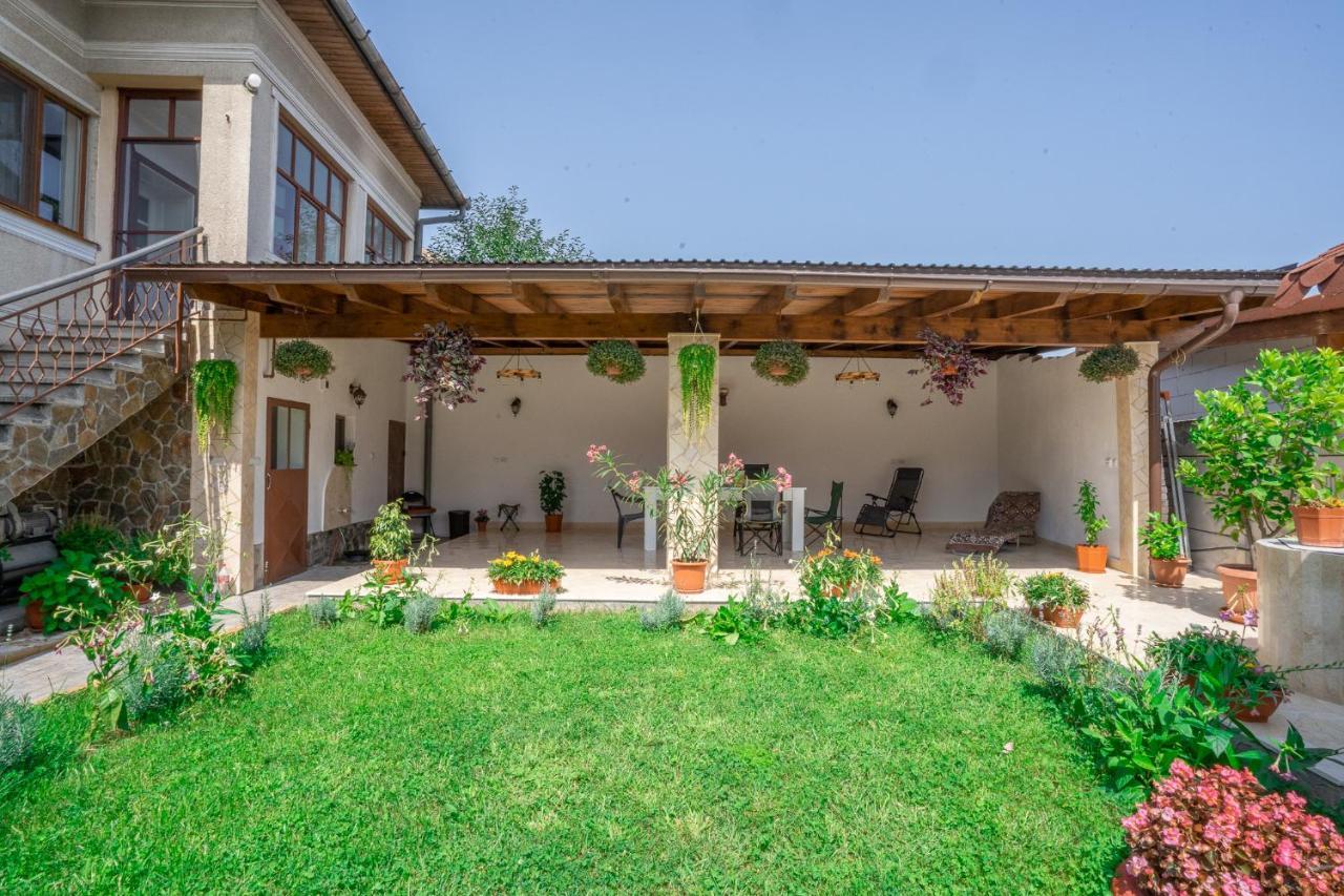 Doi Bujori Apartman Gyulafehérvár Kültér fotó
