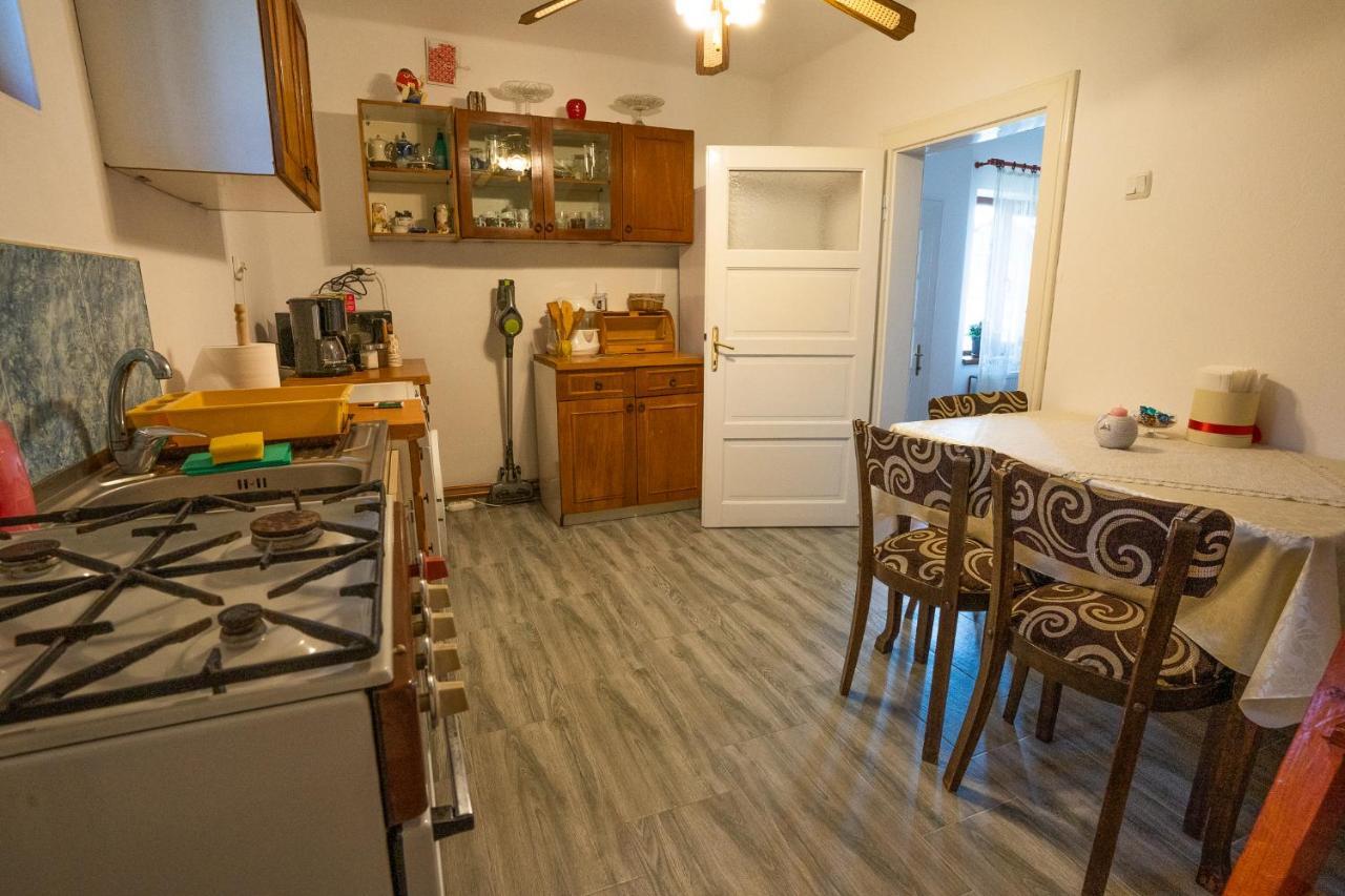 Doi Bujori Apartman Gyulafehérvár Kültér fotó