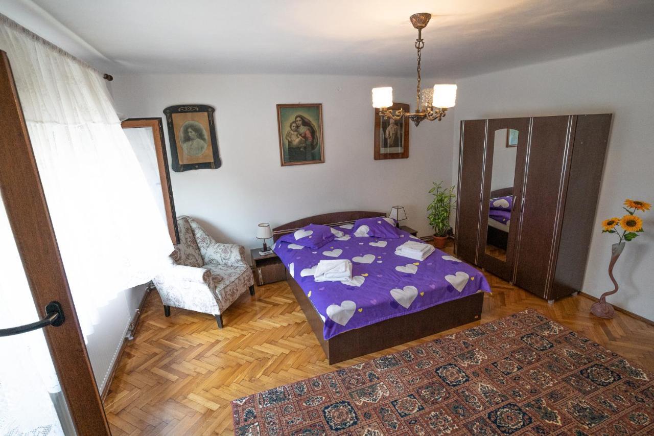 Doi Bujori Apartman Gyulafehérvár Kültér fotó