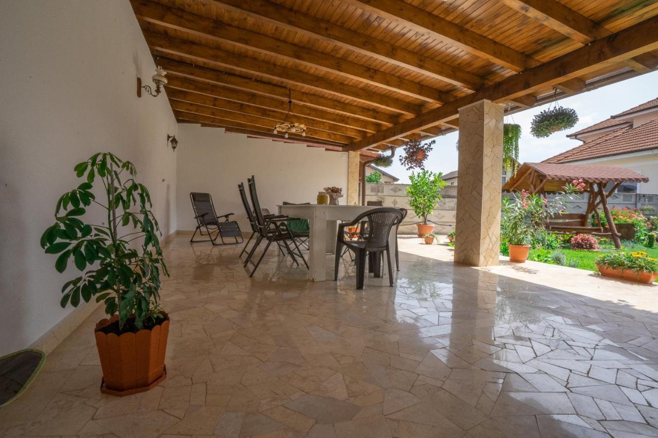 Doi Bujori Apartman Gyulafehérvár Kültér fotó