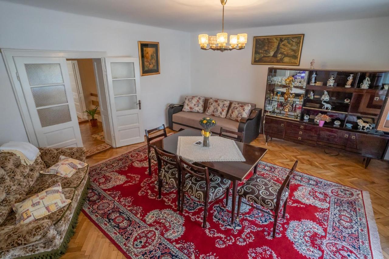 Doi Bujori Apartman Gyulafehérvár Kültér fotó